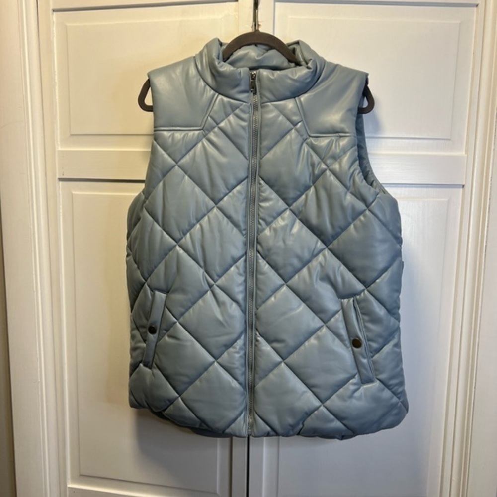 Zenana Outfitters Quilted Puffer Vest Size Women’s XL Color Light Blue